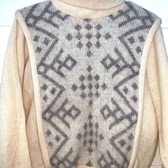EVC 80s Women’s Icelandic Wool Knot Ski Vested Creme & Gray Sweater - Picture 2 of 5